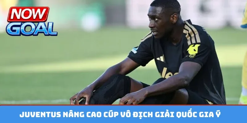 Juventus nâng cao cúp vô địch giải quốc gia Ý